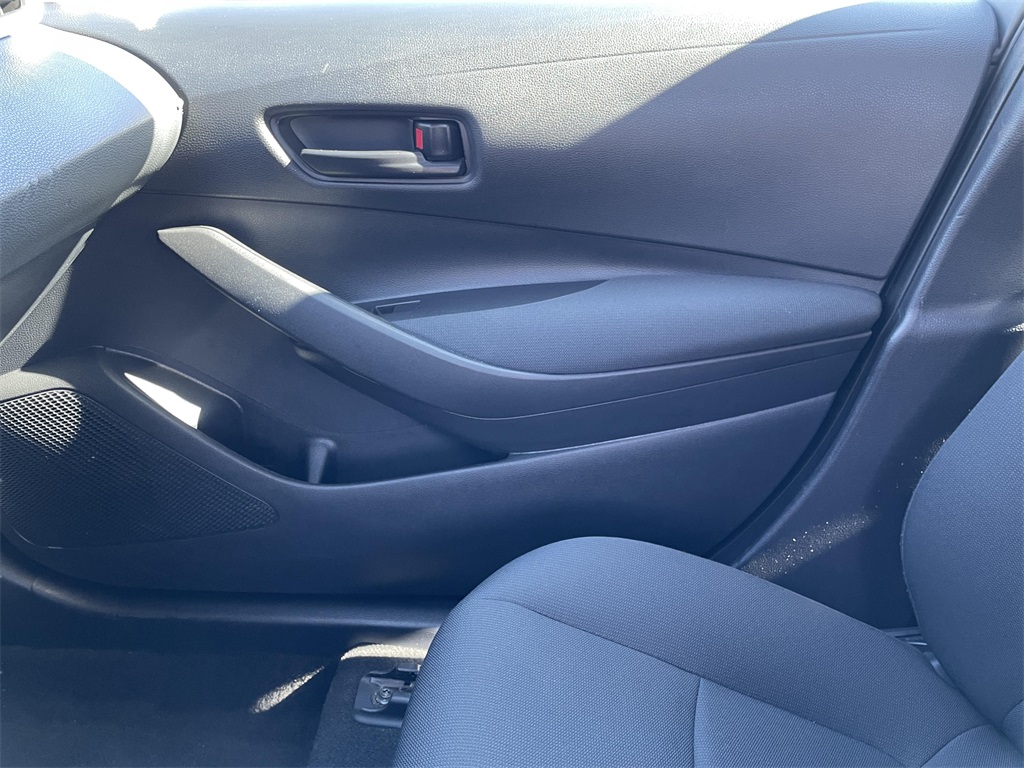 2022 Toyota Corolla LE photo 20