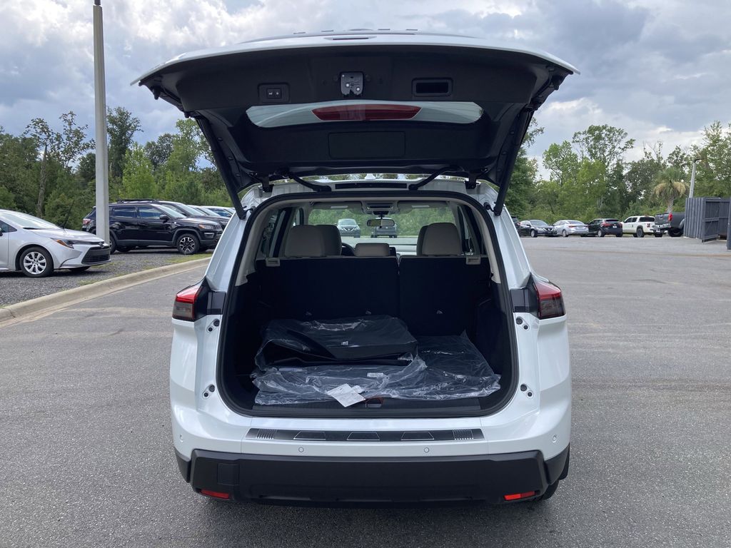 2025 Nissan Rogue SV photo 35