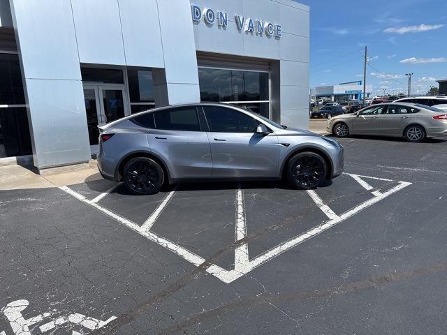 2024 Tesla Model Y Long Range photo 6