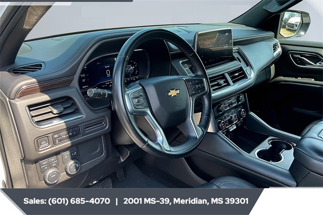 2023 Chevrolet Suburban LT photo 12