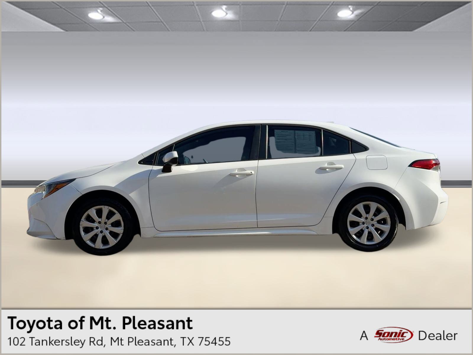 2022 Toyota Corolla LE's photo