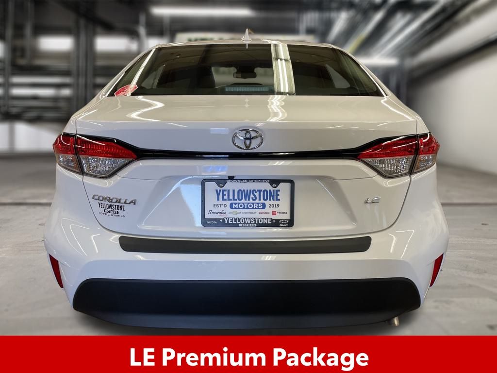 2025 Toyota Corolla LE photo 3