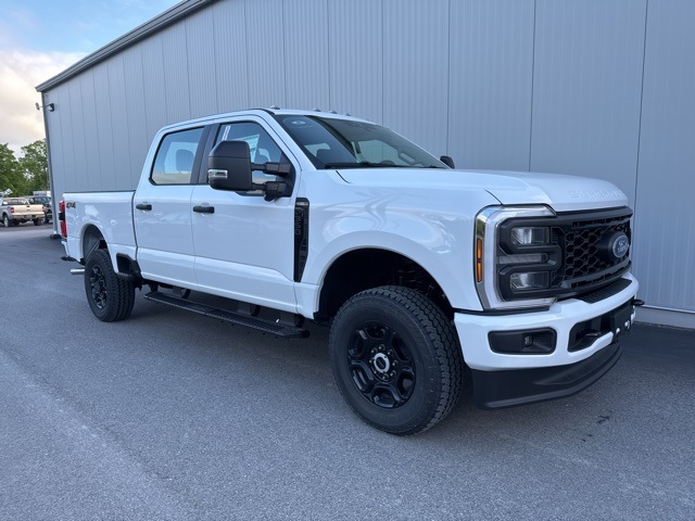 2025 Ford F-350 Super Duty XL's photo