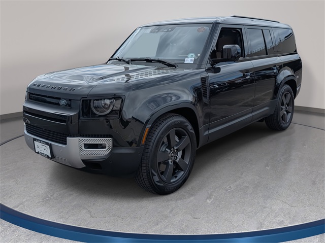 2025 Land Rover Defender S's photo