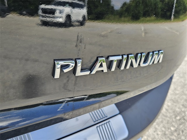 2023 Nissan Rogue Platinum photo 11