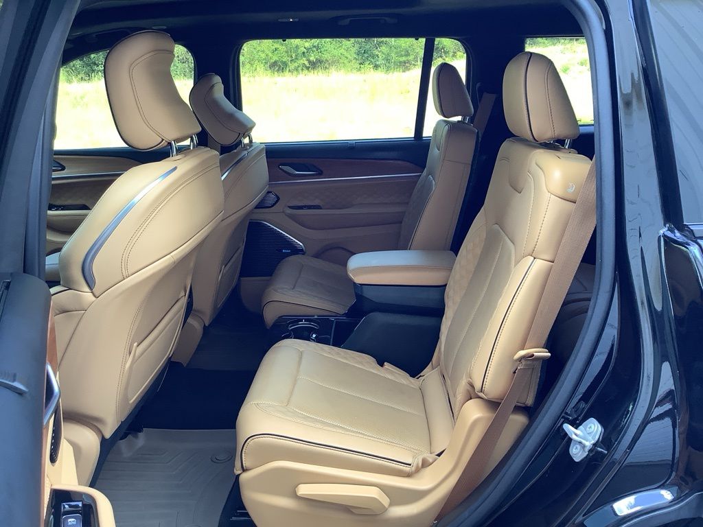 2023 Jeep Grand Cherokee L Summit photo 26