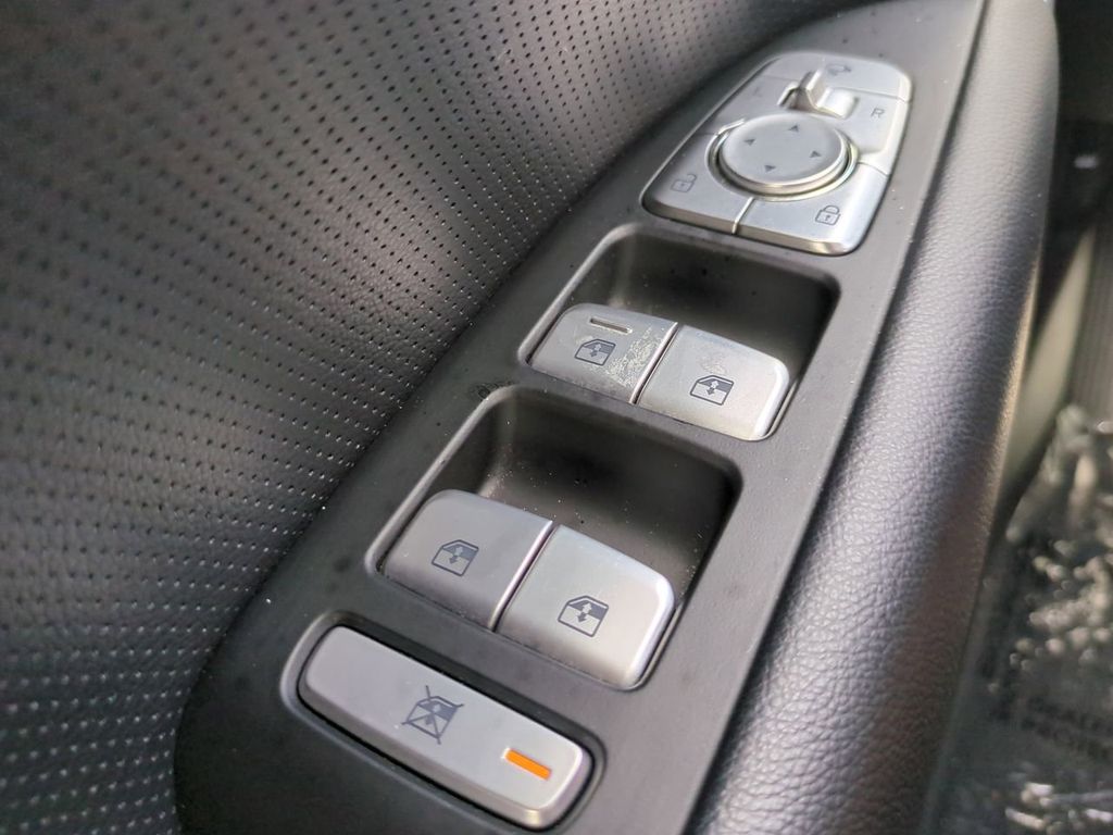 2021 Genesis G70 2.0T photo 22
