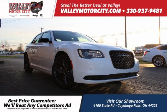 2023 Chrysler 300 Touring