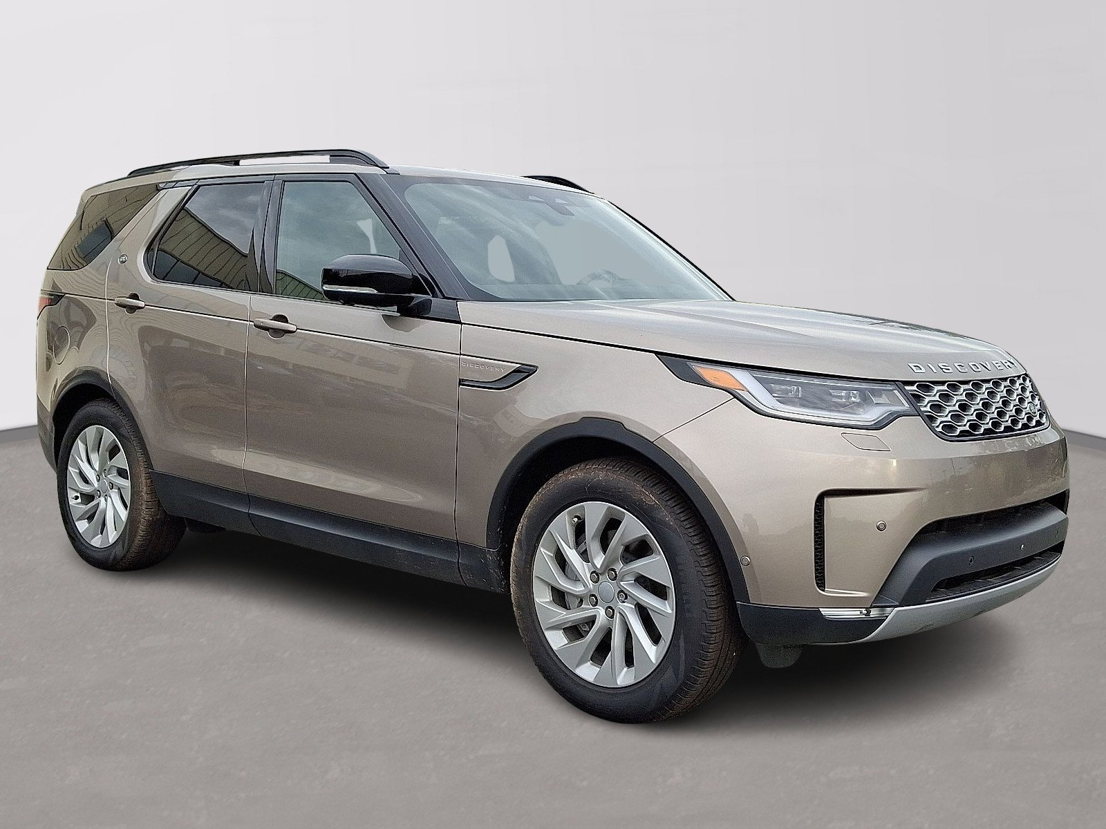 2025 Land Rover Discovery S photo 2