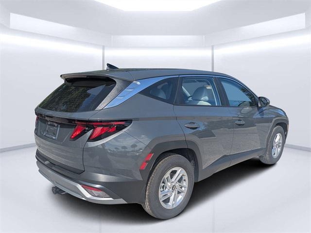 2025 Hyundai Tucson SE photo 3