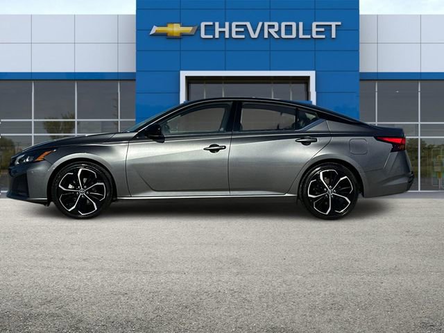 2023 Nissan Altima 2.5 SR photo 7