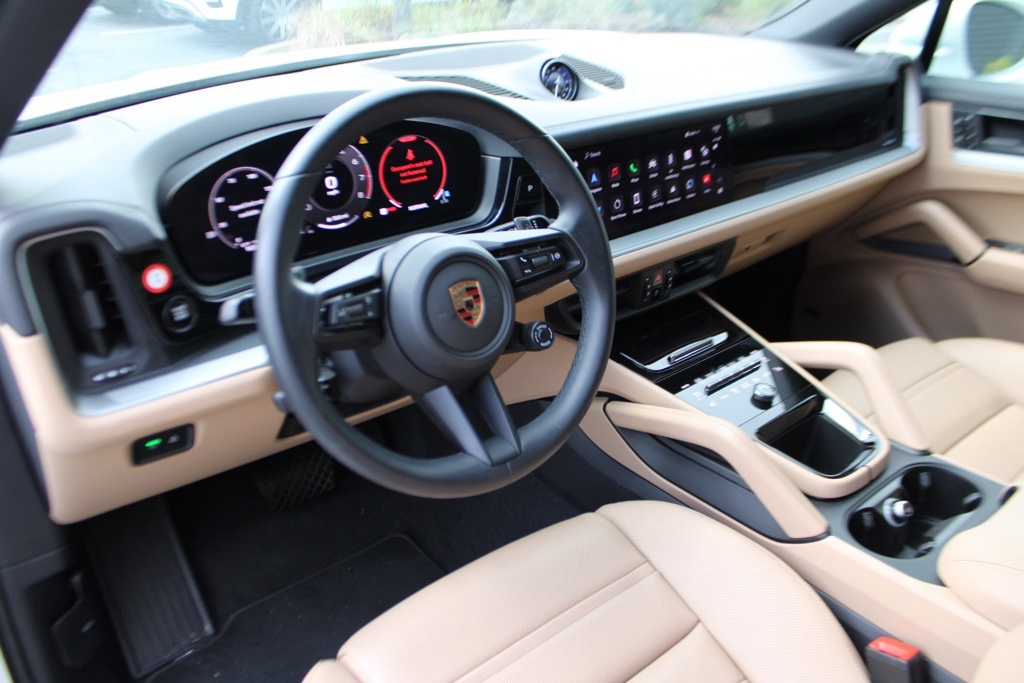 2024 Porsche Cayenne Coupe photo 4