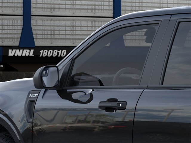 2025 Ford Maverick XLT photo 2