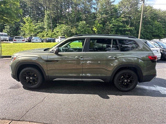 2025 Volkswagen Atlas Peak Edition SE photo 4