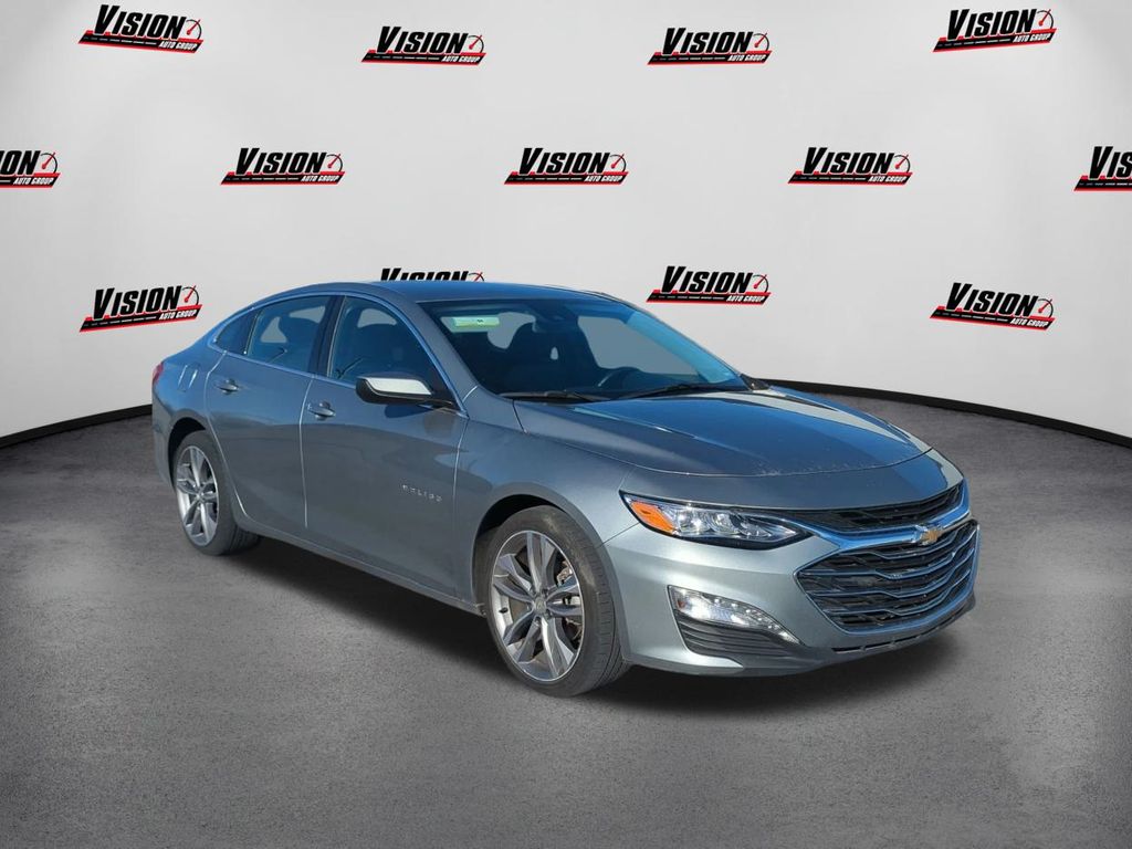 2024 Chevrolet Malibu Premier 2LT photo 3