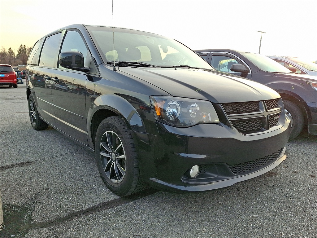2015 Dodge Grand Caravan SXT's photo