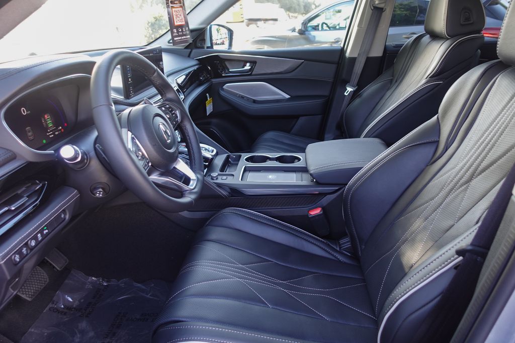 2026 Acura MDX SH-AWD Advance photo 9