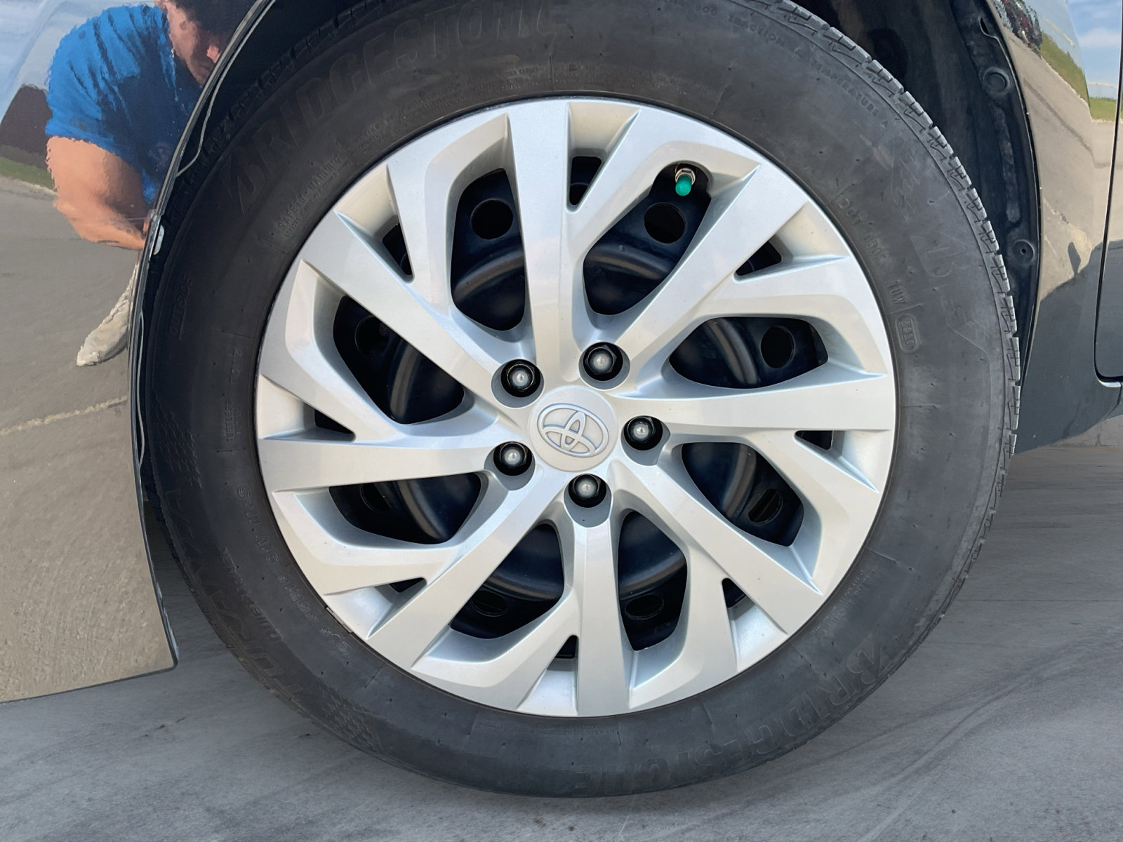 2018 Toyota Corolla LE photo 8