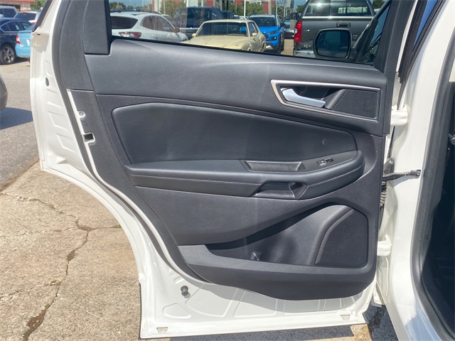 2021 Ford Edge SEL photo 15