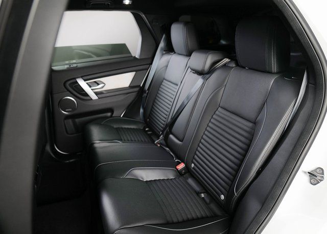 2024 Land Rover Discovery Sport SE photo 2