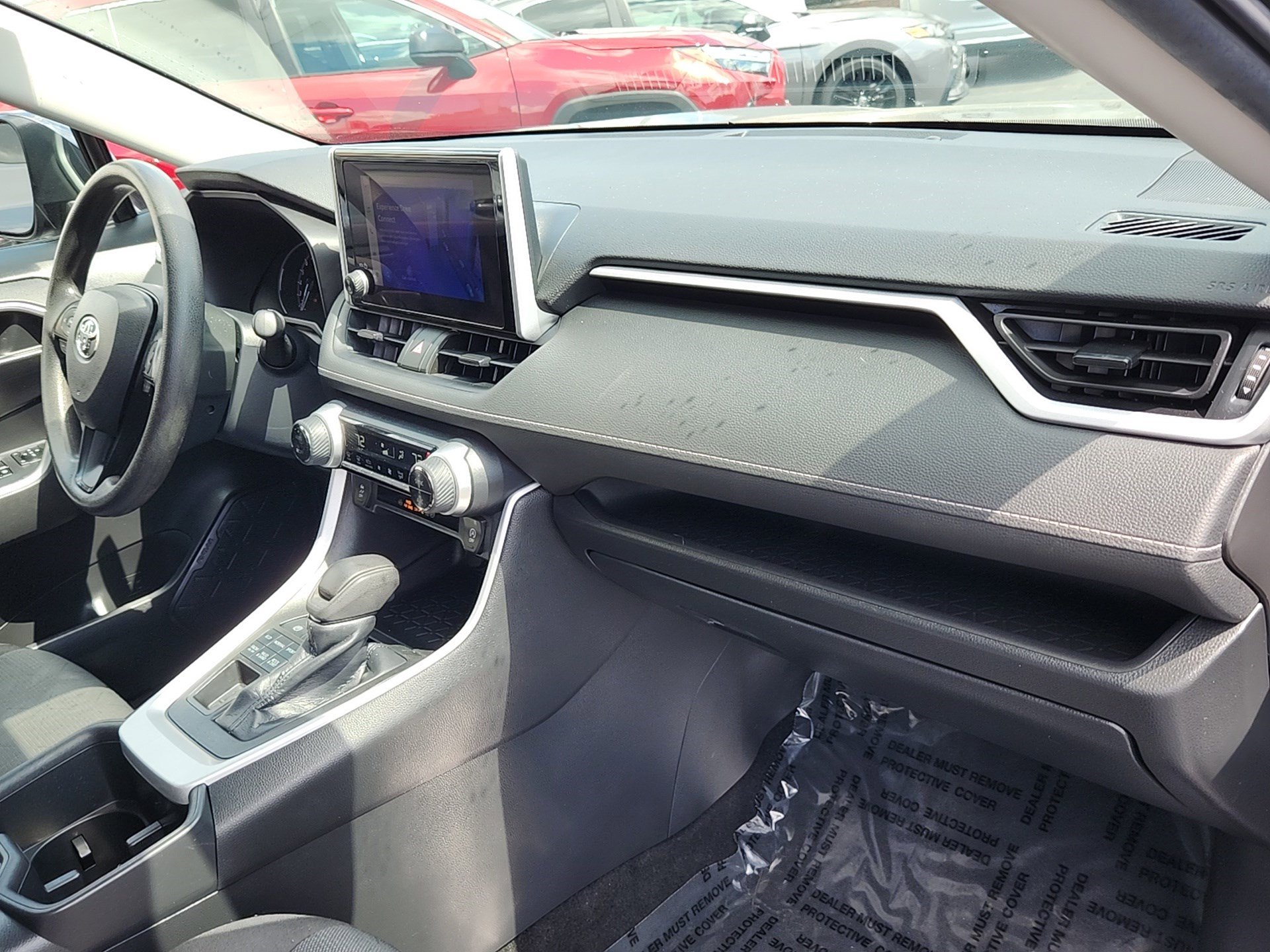 2023 Toyota RAV4 XLE photo 29