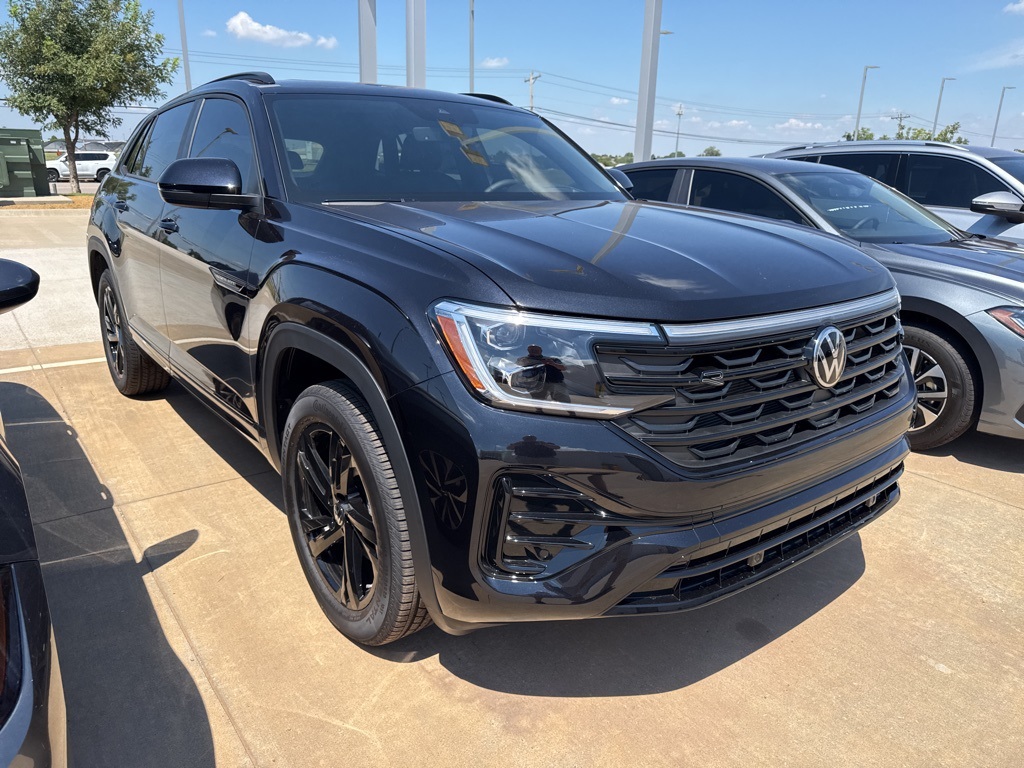 2025 Volkswagen Atlas Cross Sport SEL R-Line photo 3