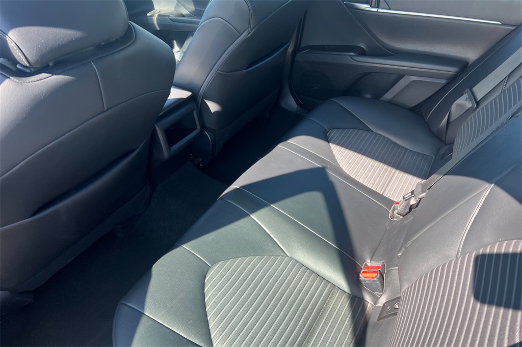 2022 Toyota Camry SE photo 5