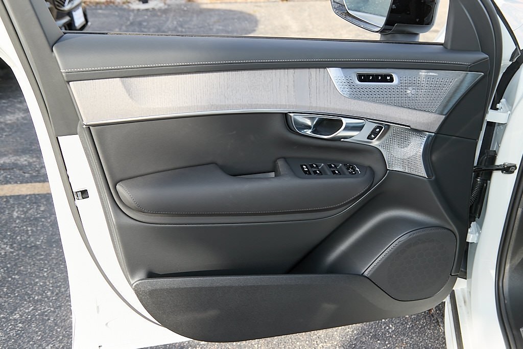 2026 VOLVO XC90 - Image 9