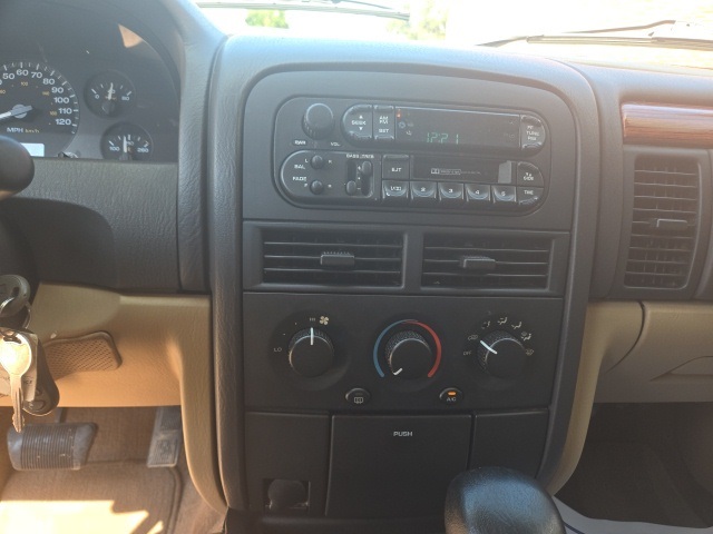 1999 Jeep Grand Cherokee Laredo photo 11