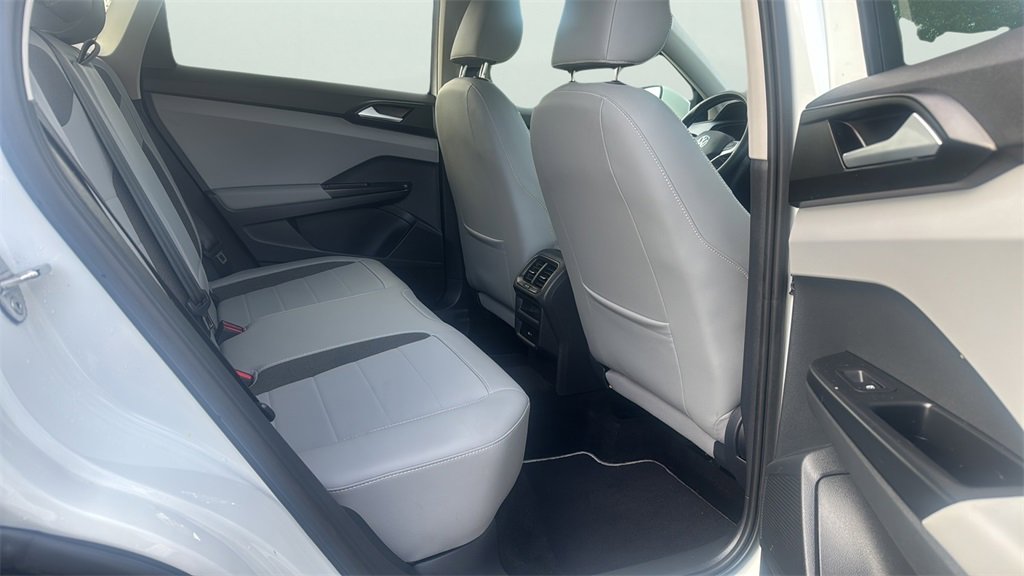 2023 Volkswagen Taos SE photo 11