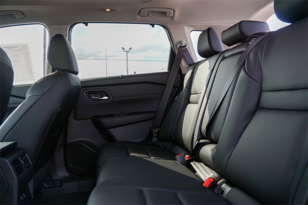 2024 Nissan Rogue SV photo 20