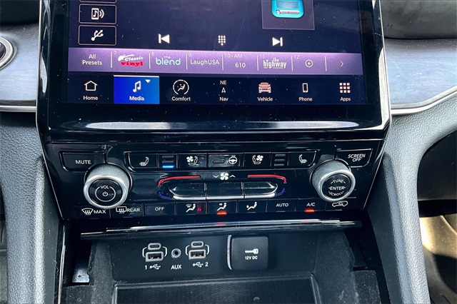 2021 Jeep Grand Cherokee Overland photo 14