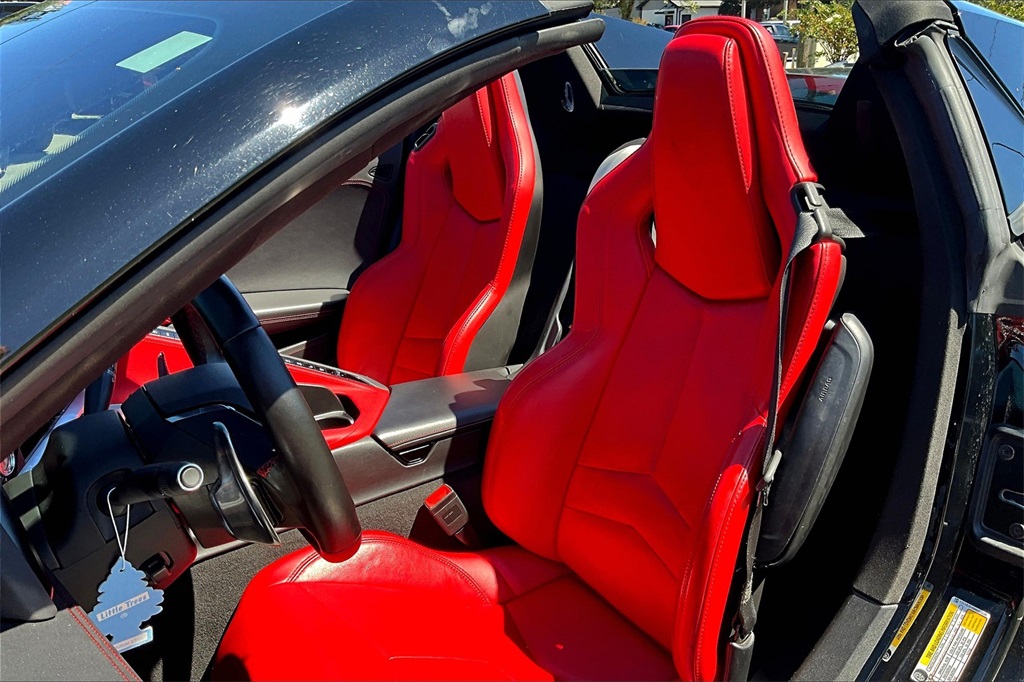 2021 Chevrolet Corvette Stingray 2LT photo 16
