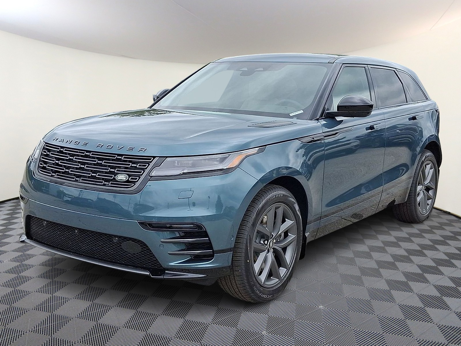 2026 Land Rover Range Rover Velar Dynamic SE's photo