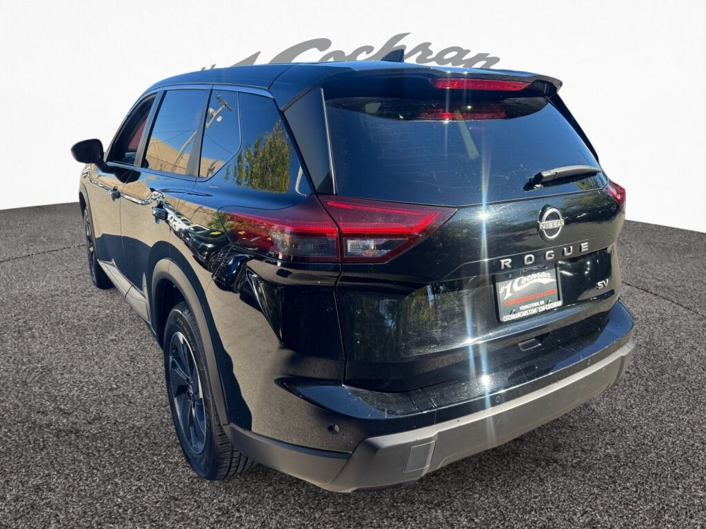 2024 Nissan Rogue SV photo 5