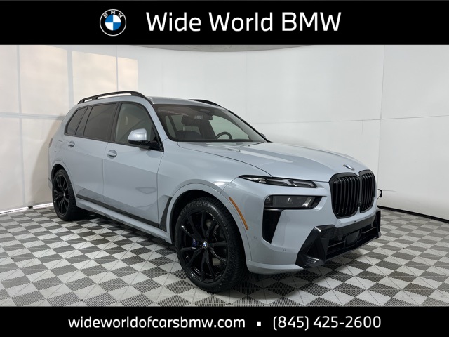 2024 BMW X7 40i's photo