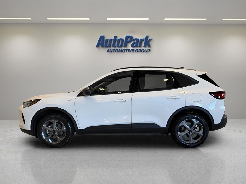 2026 Ford Escape ST-Line photo 2