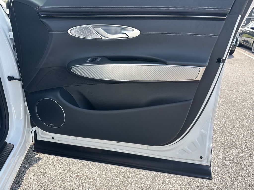 2025 Genesis GV70 2.5T photo 14