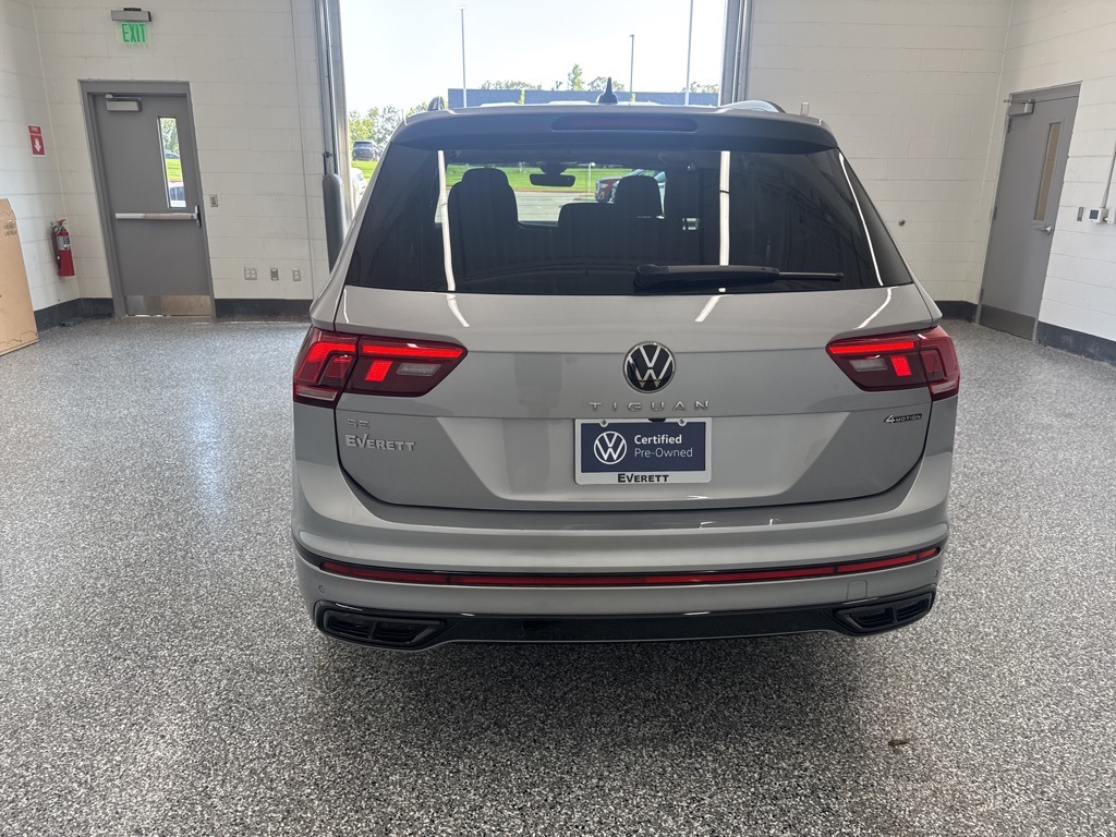 2024 Volkswagen Tiguan SE R-Line Black photo 3