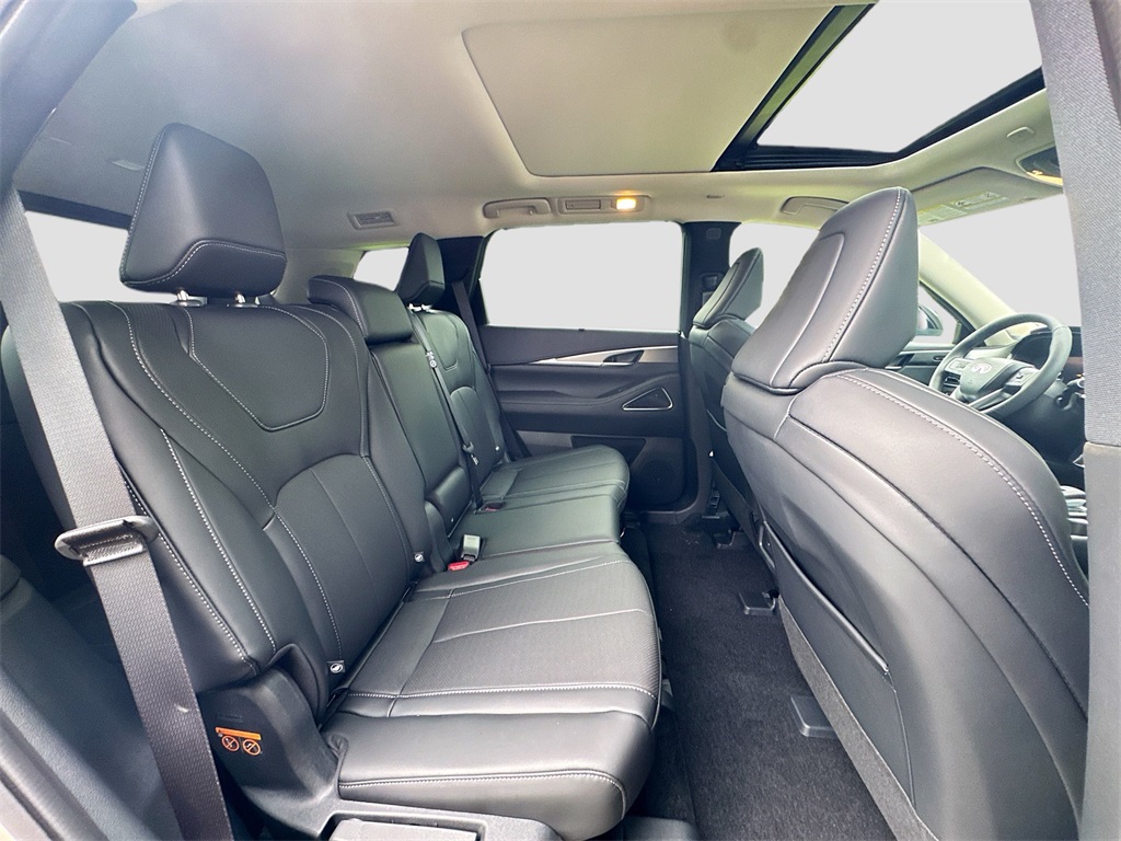 2026 Infiniti QX60 Luxe photo 29