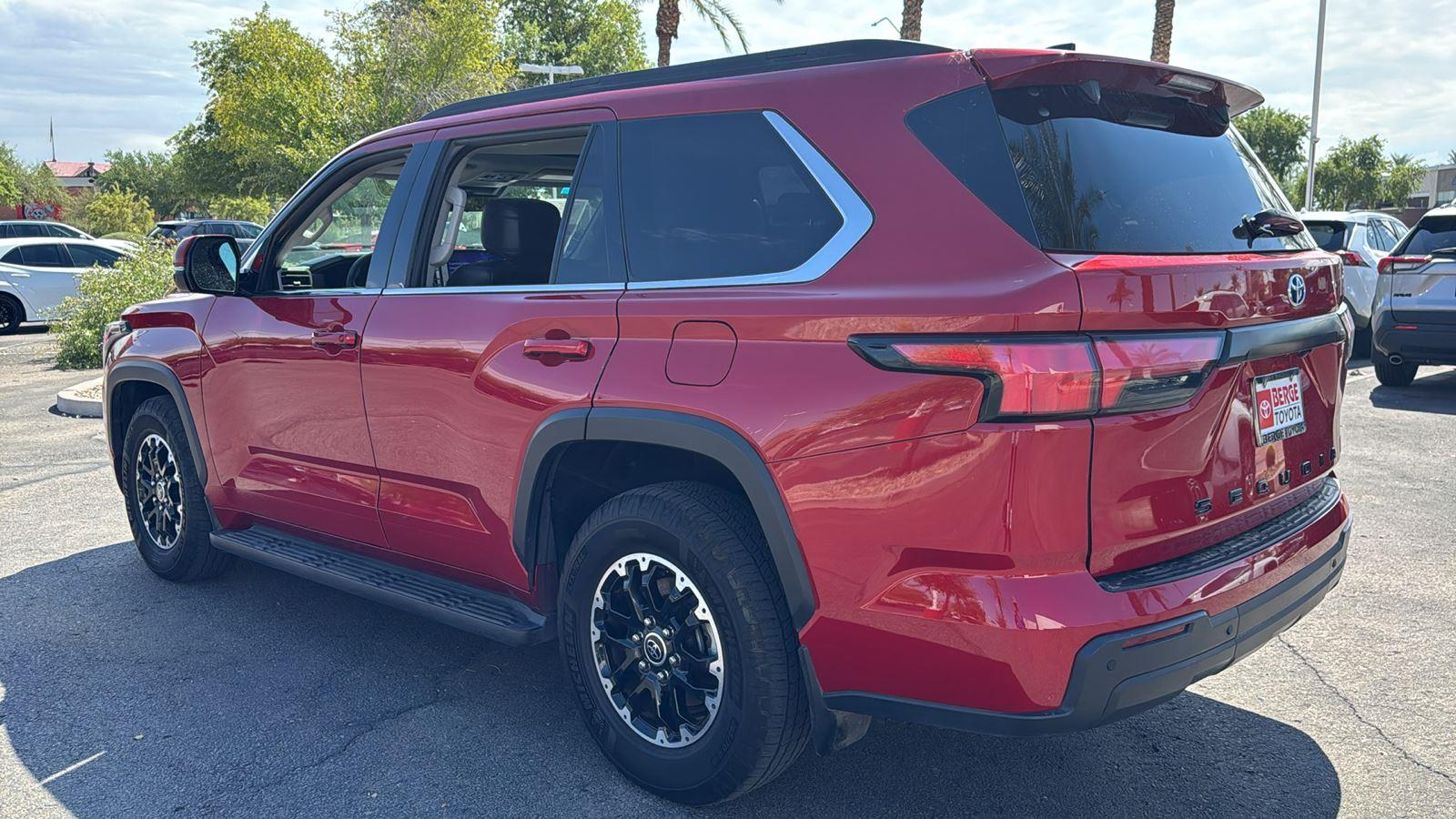 2023 Toyota Sequoia SR5 photo 3