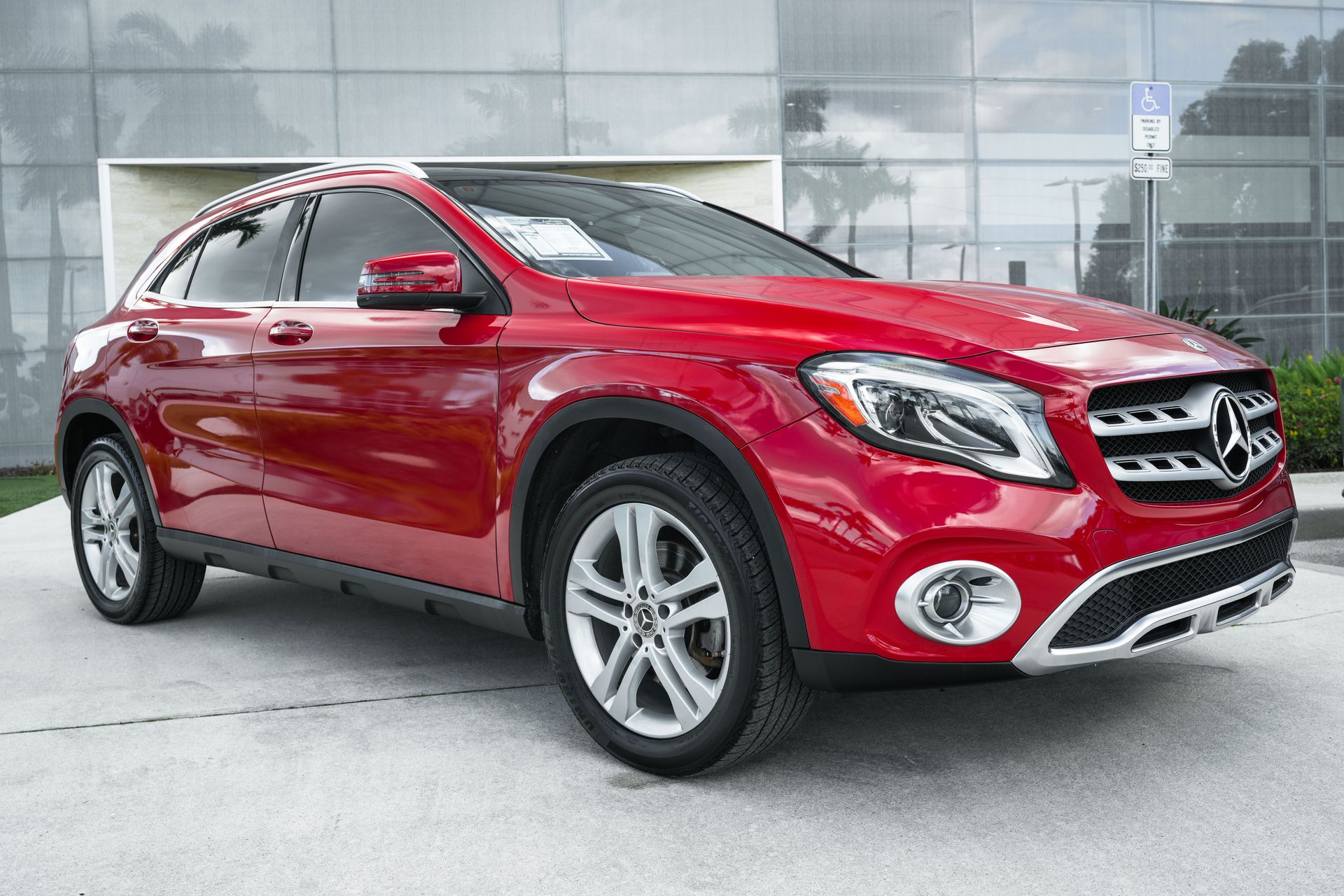 2019 Mercedes Benz GLA 250 photo 2