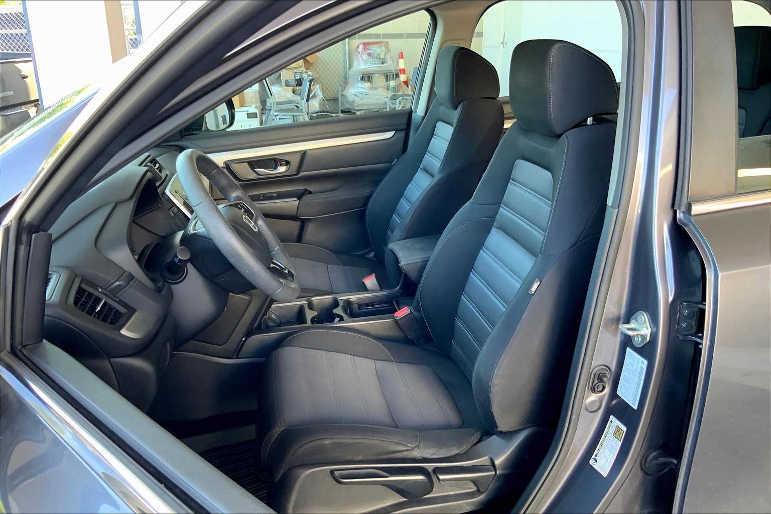 2019 Honda CR-V LX photo 7