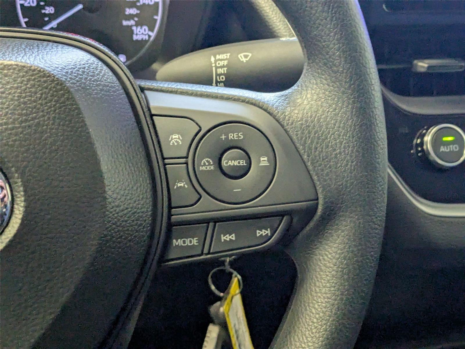 2025 Toyota Corolla LE photo 16