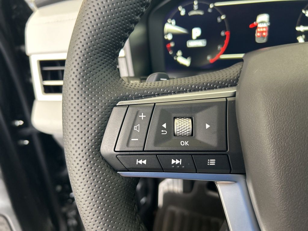 2025 Mitsubishi Outlander Black Edition photo 45