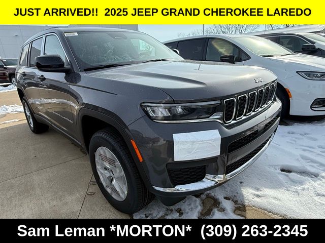 2025 Jeep Grand Cherokee L Laredo's photo