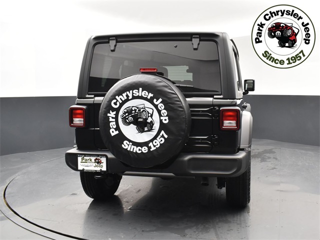 2025 Jeep Wrangler photo 5