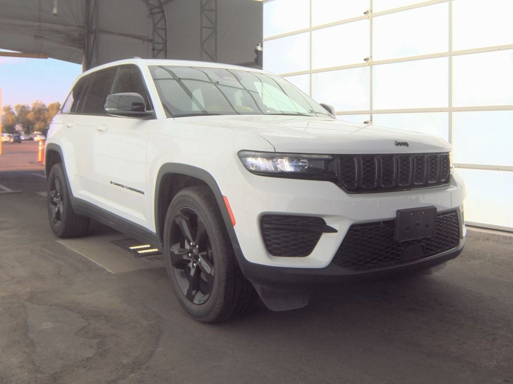 Used 2023 Jeep Grand Cherokee Altitude with VIN 1C4RJHAG9P8866595 for sale in Kansas City