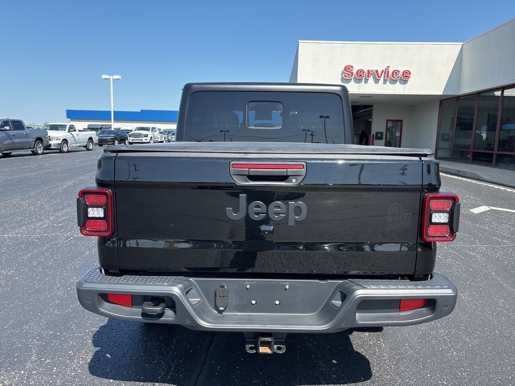 2024 Jeep Gladiator Willys photo 4