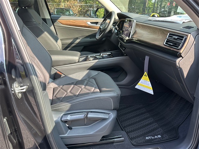 2026 Volkswagen Atlas SE Technology photo 12